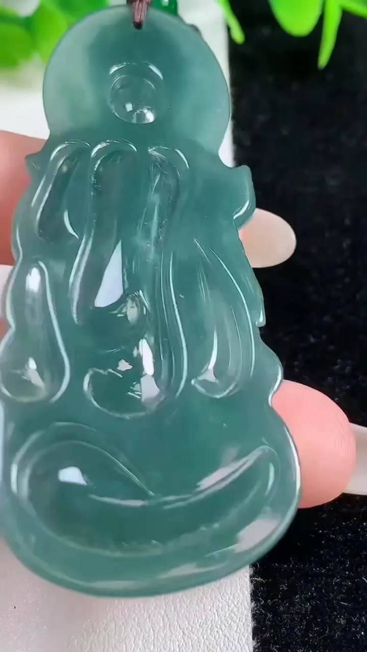 天然A货翡翠蓝水大势至观音菩萨吊坠，尺寸47.6-31.2-6.6，重:23.83g
10月16日
