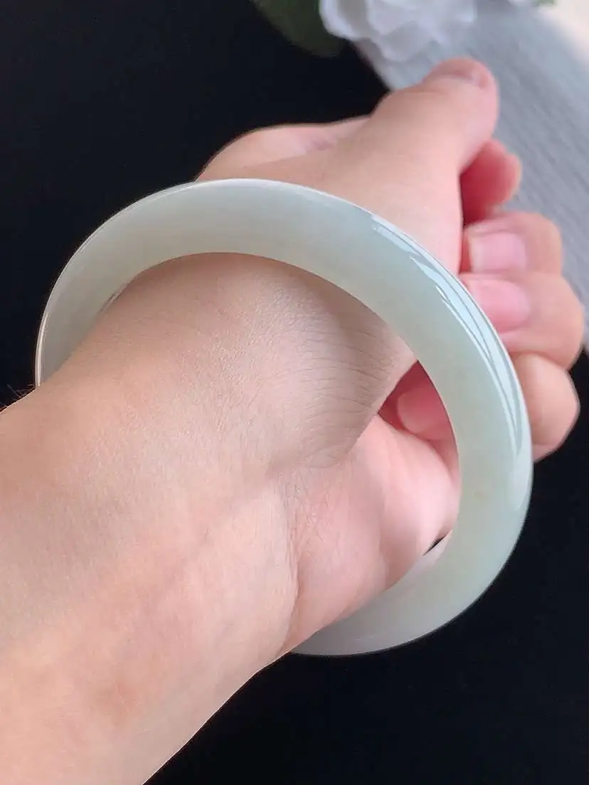 a货翡翠老坑冰种白月光正装正圈手镯57-58圈口  尺寸57.8×11.8×8mm 重量56.05g 1015
