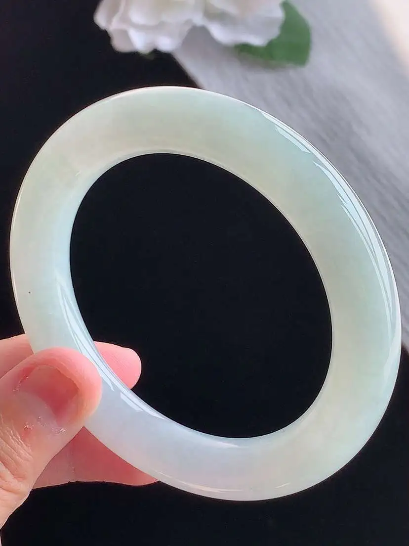 a货翡翠老坑冰种晴水圆条手镯55-56圈口  尺寸55.8×10.8mm 重量67.48g 1015