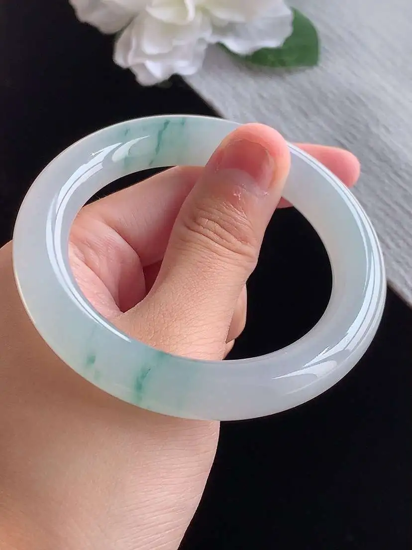 a货翡翠老坑冰种飘花圆条手镯54-55圈口  尺寸54.3×10.8mm 重量64.36g 1015