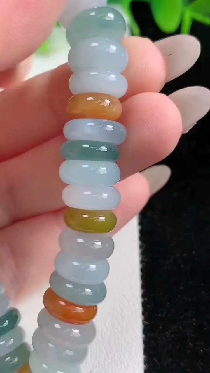 天然A货翡翠双彩算盘珠手串，尺寸10-41，重:36.96g10月16日
工厂直销收藏佳品,种好水足，色泽均匀，有种有色，上手高大气！