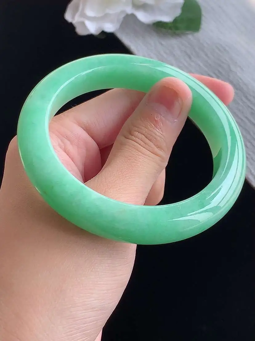 a货翡翠老坑冰种满绿正装正圈手镯56-57圈口  尺寸56.2×11.2×9.3mm 重量62.00g 1015