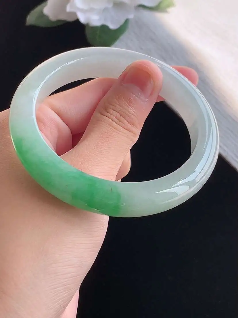 a货翡翠老坑冰种飘绿正装正圈手镯57-58圈口  尺寸57.8×11.6×8.5mm 重量60.96g 1016