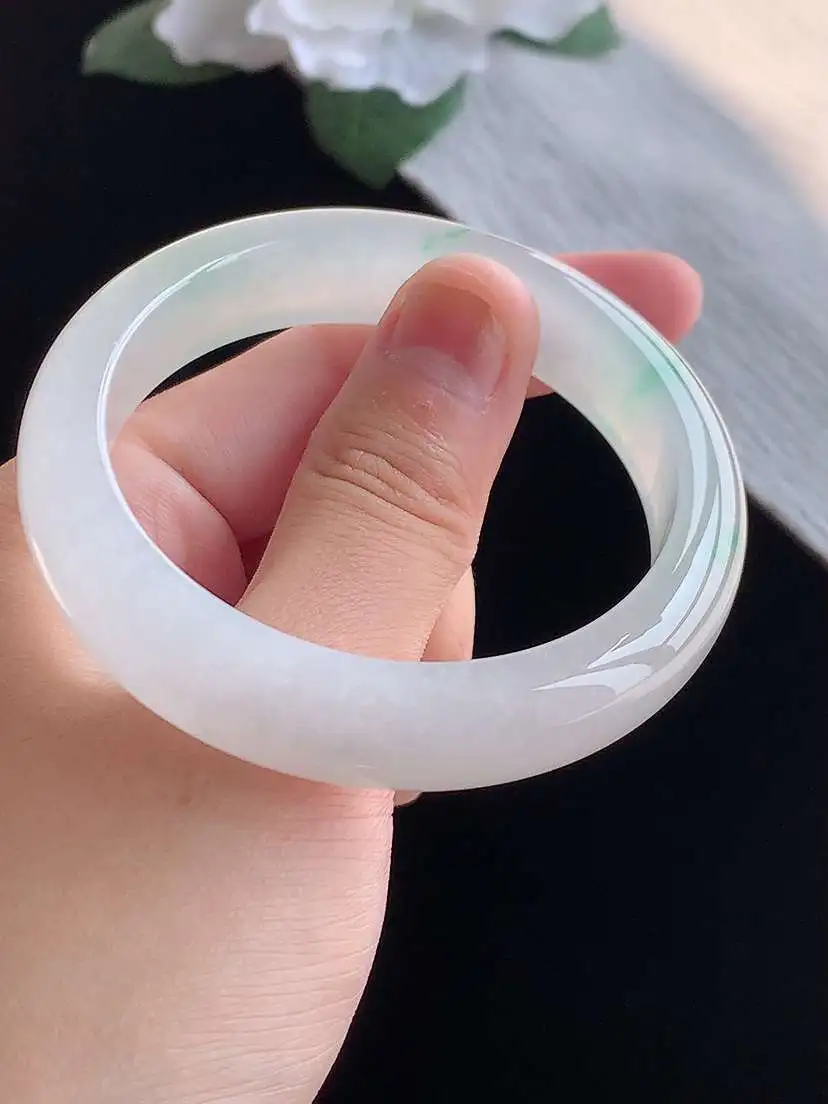 a货翡翠老坑冰种飘绿正装正圈手镯52-53小圈口  尺寸52.5×12.5×7.7mm 重量52.13g 1016 A88