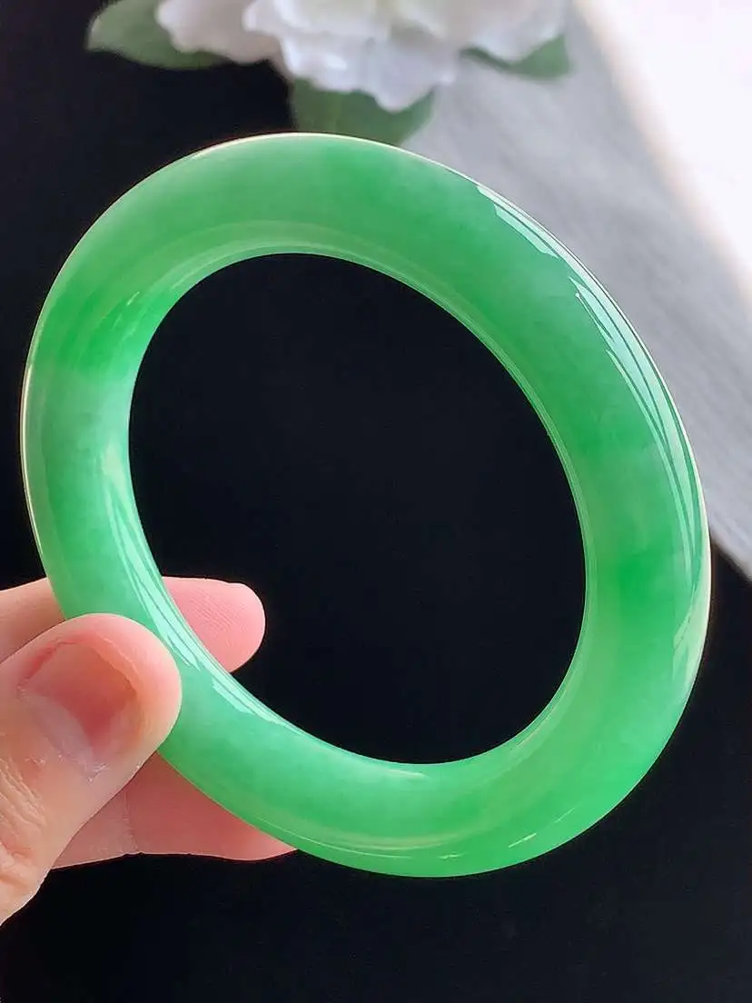 a货翡翠老坑冰种满绿圆条手镯53-57圈口  尺寸53×10.6mm 重量61.65g 1016 A64