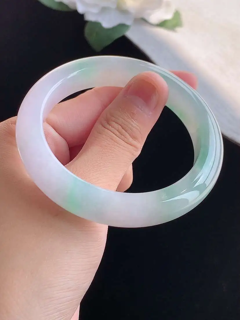 a货翡翠老坑冰种飘绿正装正圈手镯53-54圈口  尺寸53.8×11×8.8mm 重量54.35g 1016