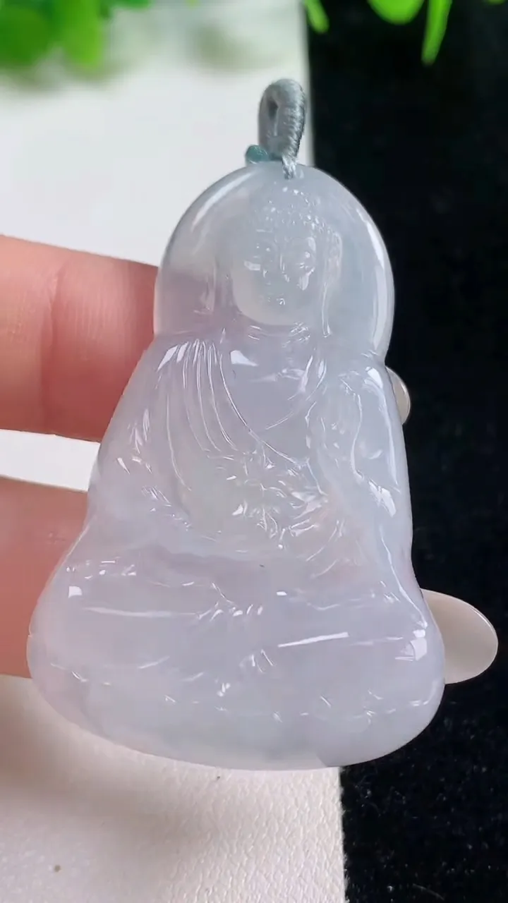 天然A货翡翠大日如来吊坠，尺寸48-30.4-5，重量:13.42g
10月17日