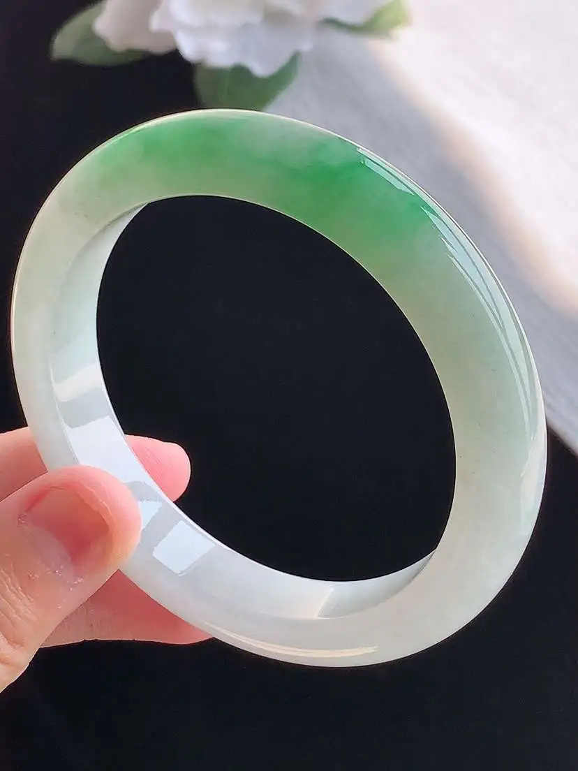 a货翡翠老坑冰种飘绿正装正圈手镯57-58圈口  尺寸57.8×11.6×8.5mm 重量60.96g 1016