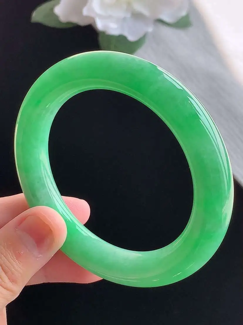 a货翡翠老坑冰种满绿圆条手镯53-57圈口  尺寸53×10.6mm 重量61.65g 1016 A