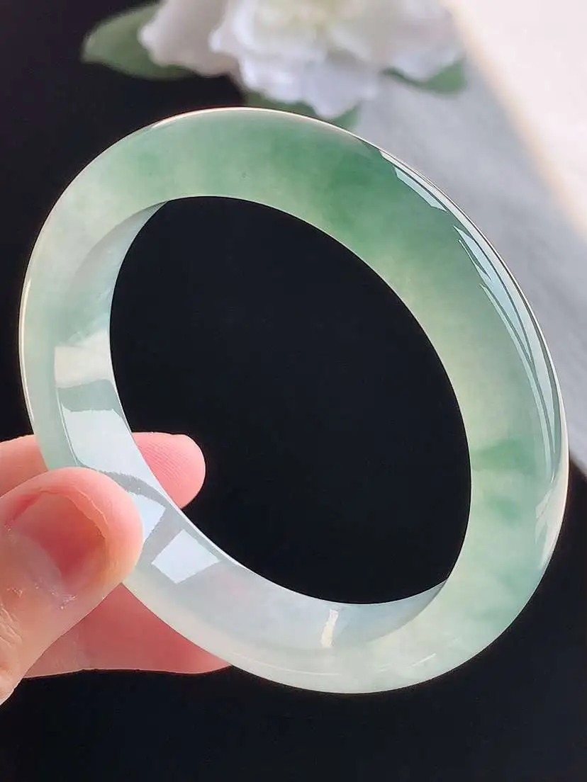 a货翡翠老坑冰种飘花正装正圈手镯53-54圈口  尺寸53.3×11.6×7.7mm 重量50.16