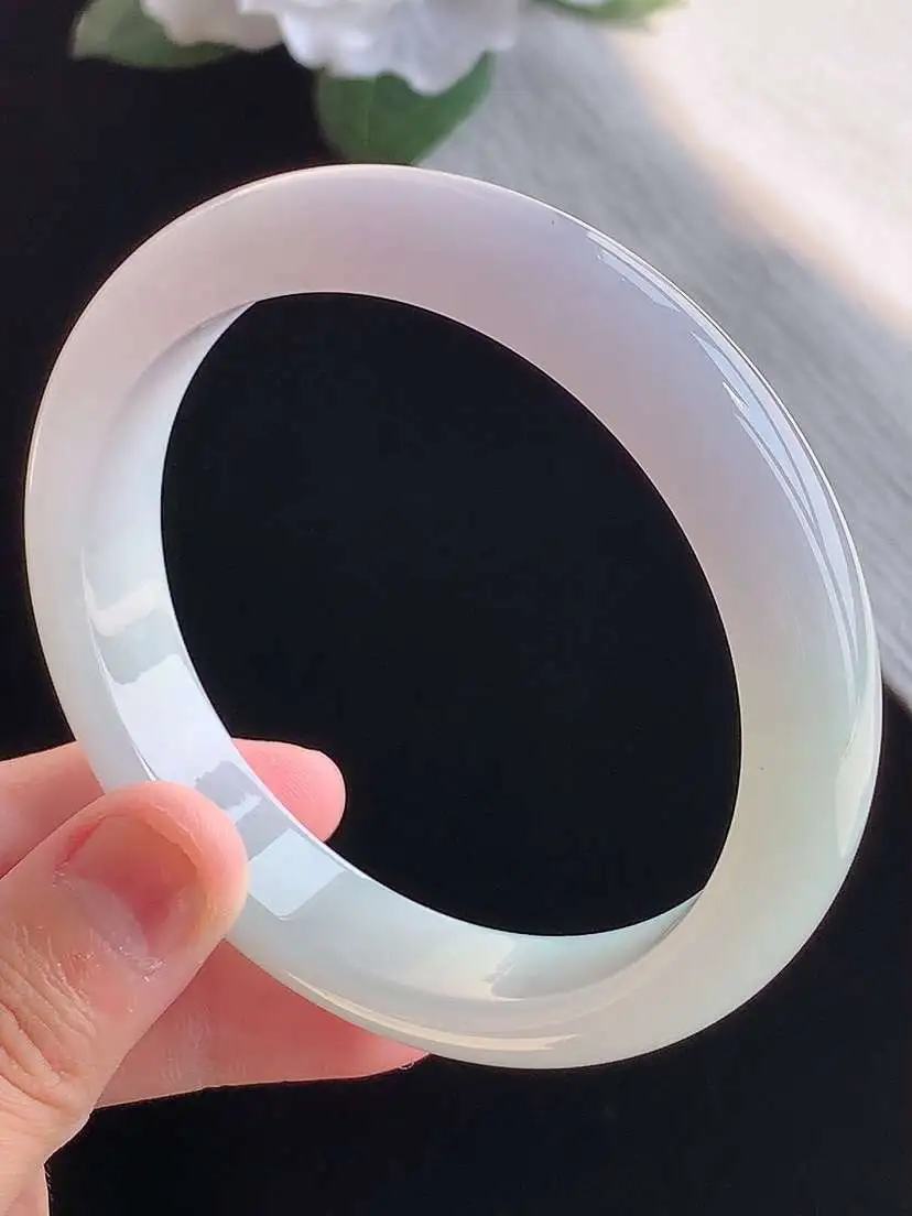 a货翡翠老坑冰种紫罗兰正装正圈手镯60-61大圈口  尺寸60.5×12.2×8mm 重量62.60
