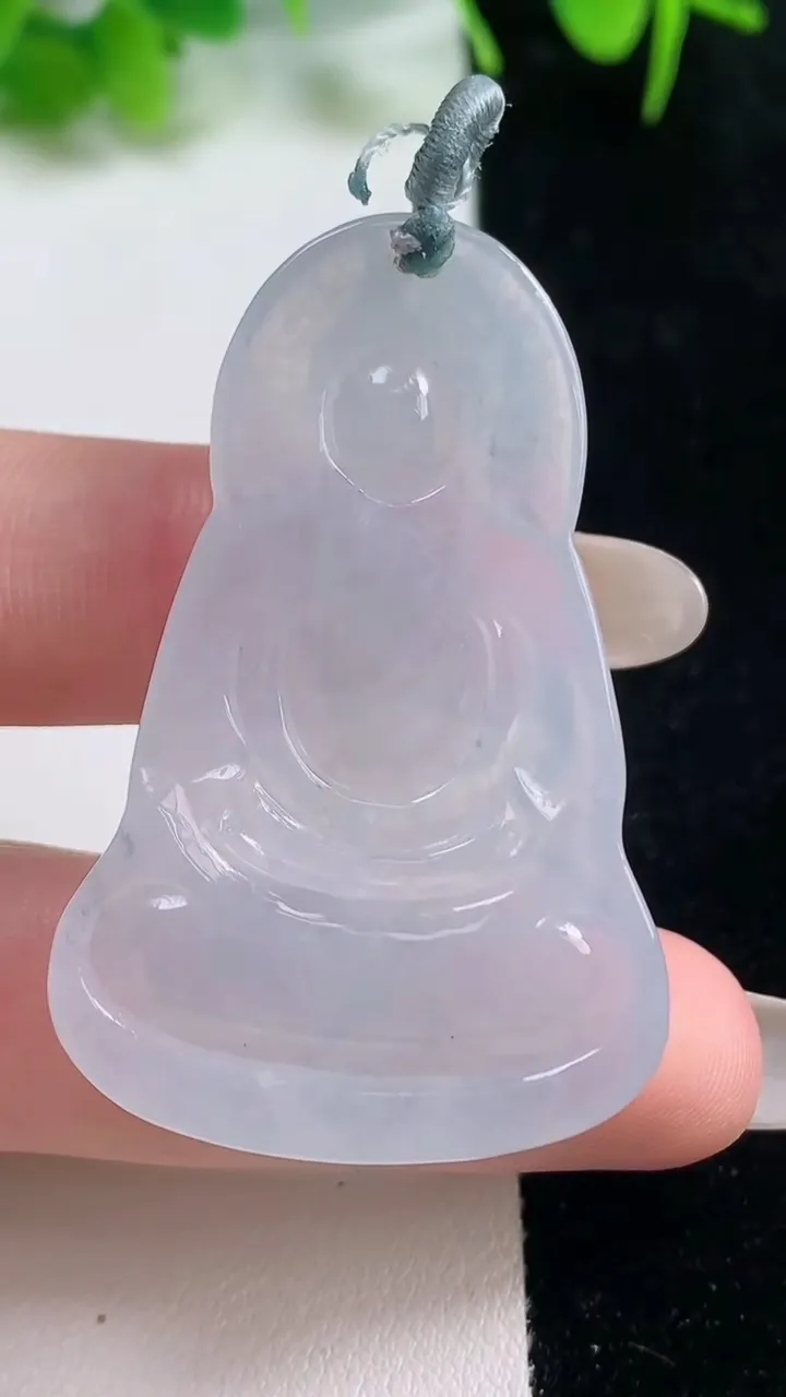 天然A货翡翠大日如来吊坠，尺寸47.8-31.3-5.3，重量:14.00g
10月17日