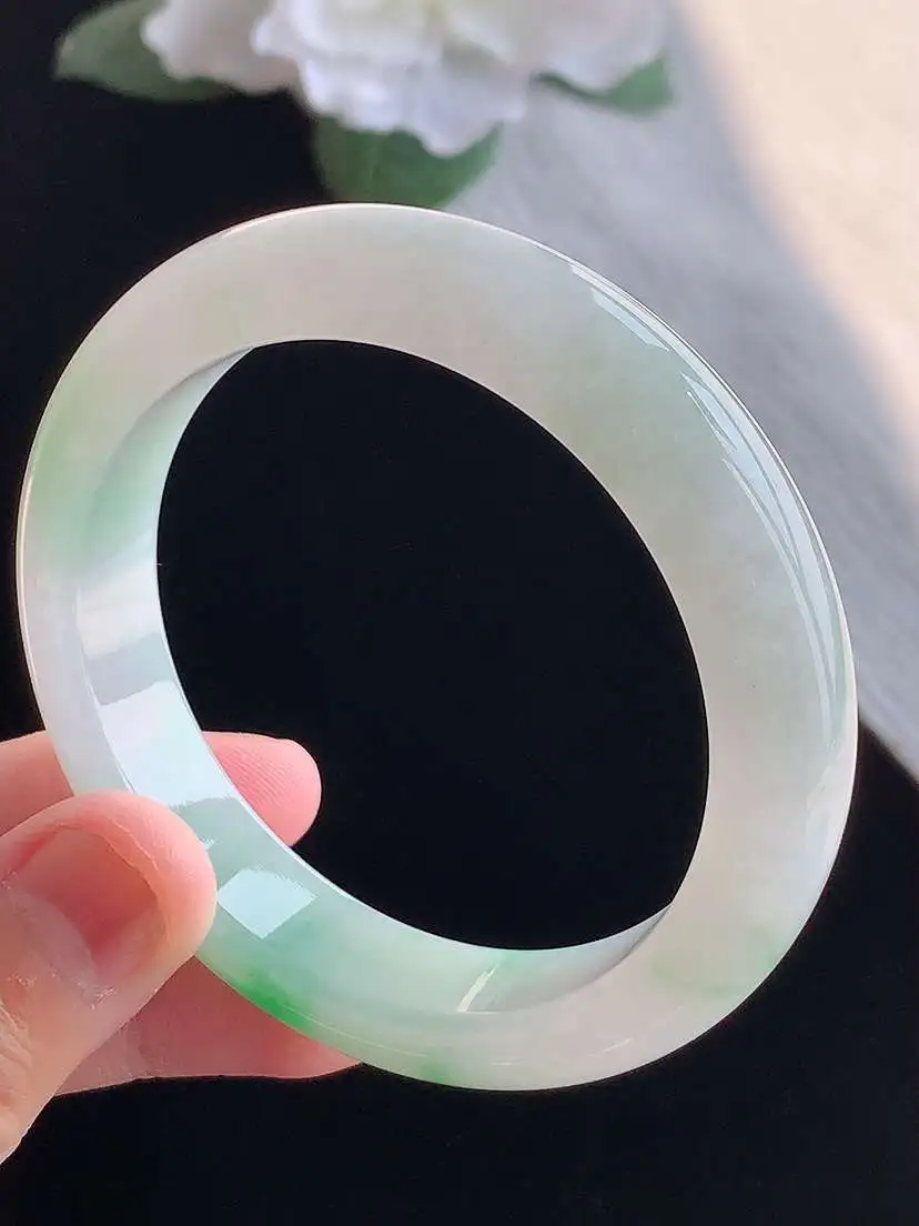 a货翡翠老坑冰种飘绿正装正圈手镯52-53小圈口 尺寸52.3×12×8mm 重量52.65g 1016