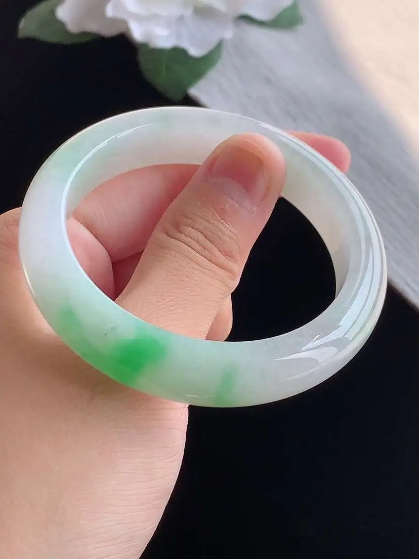 a货翡翠老坑冰种飘绿正装正圈手镯52-53小圈口 尺寸52.3×12×8mm 重量52.65g 1016
