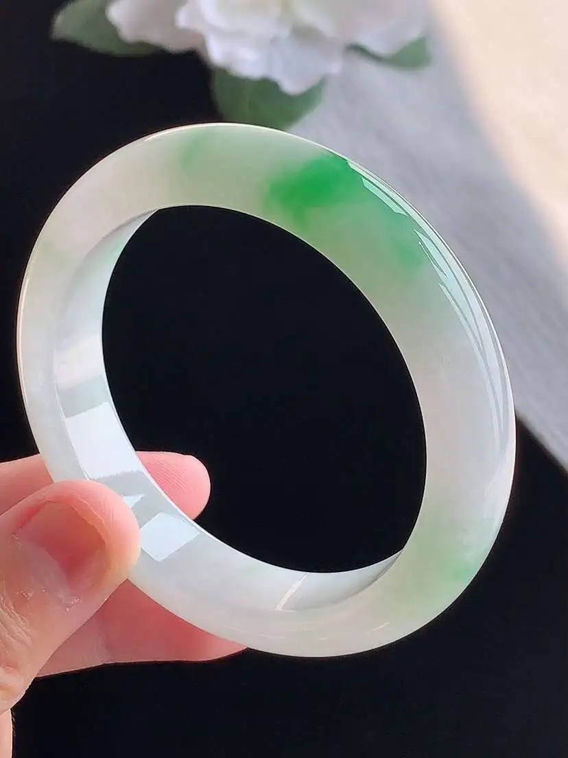 a货翡翠老坑冰种飘绿正装正圈手镯52-53小圈口 尺寸52.3×12×8mm 重量52.65g 1016