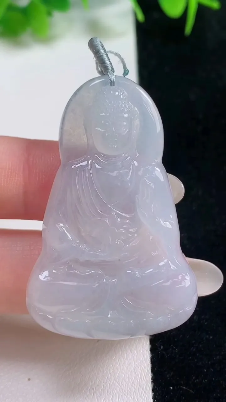 天然A货翡翠大日如来吊坠，尺寸47.8-31.3-5.3，重量:14.00g
10月17日