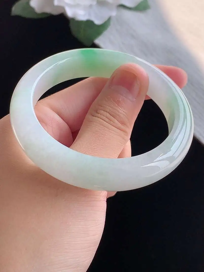 a货翡翠老坑冰种飘绿正装正圈手镯52-53小圈口 尺寸52.3×12×8mm 重量52.65g 1016