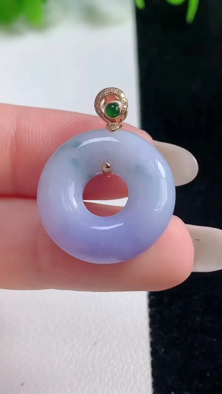 天然A货翡翠18k金紫罗兰飘花平安环吊坠，尺寸21-6，重量:5.66g
10月17日