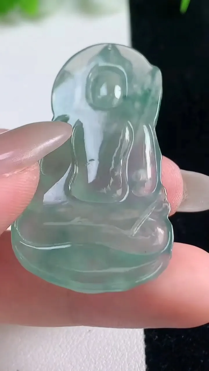 天然A货翡翠冰种飘花虚空藏菩萨吊坠，尺寸46.4-24-4.2，重量:9.96g
10月17日