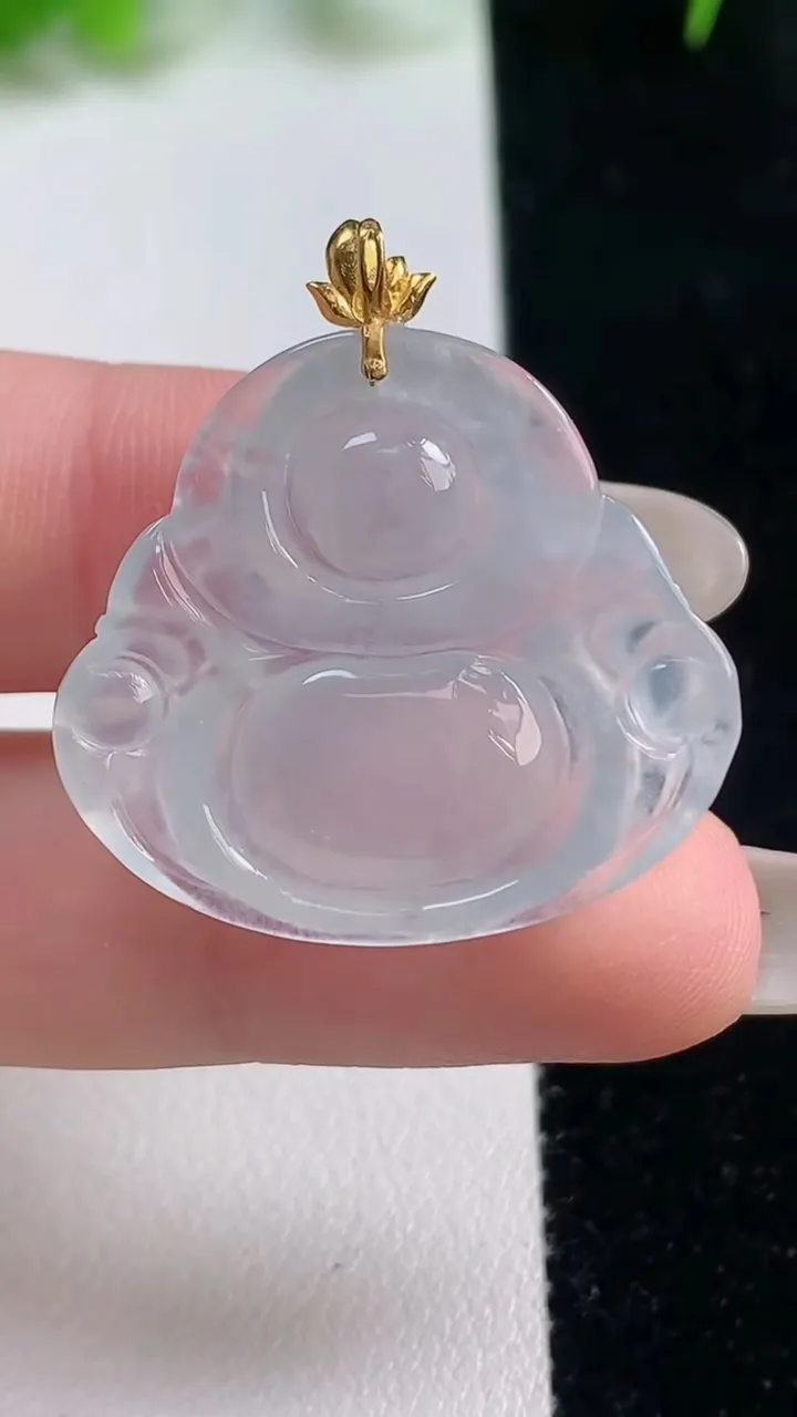 天然A货翡翠种白冰佛公吊坠，尺寸26.5-29-5.8，重量:6.55g
10月17日