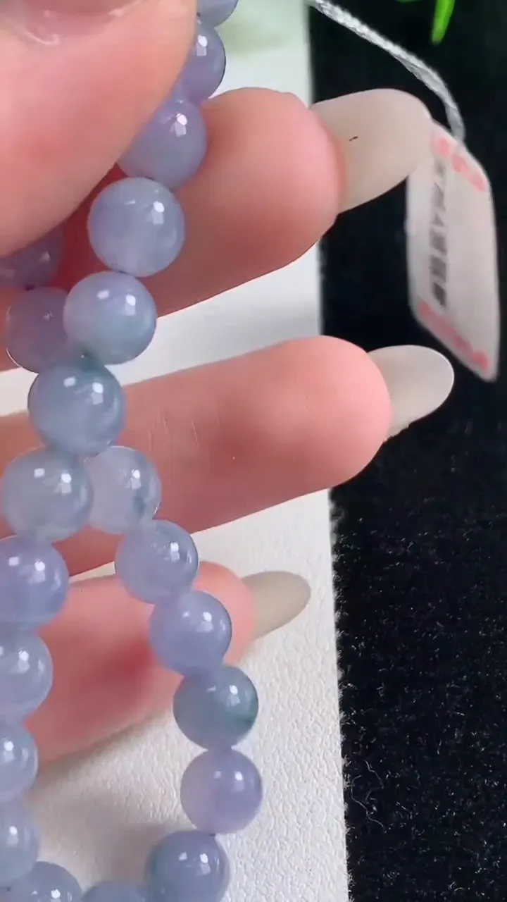 天然A货翡翠种紫罗兰飘花圆珠手串27颗，尺寸6.3，重量:14.13g10月18日
工厂直销收藏佳品,种好水足，色泽均匀，有种有色，上手高大气！