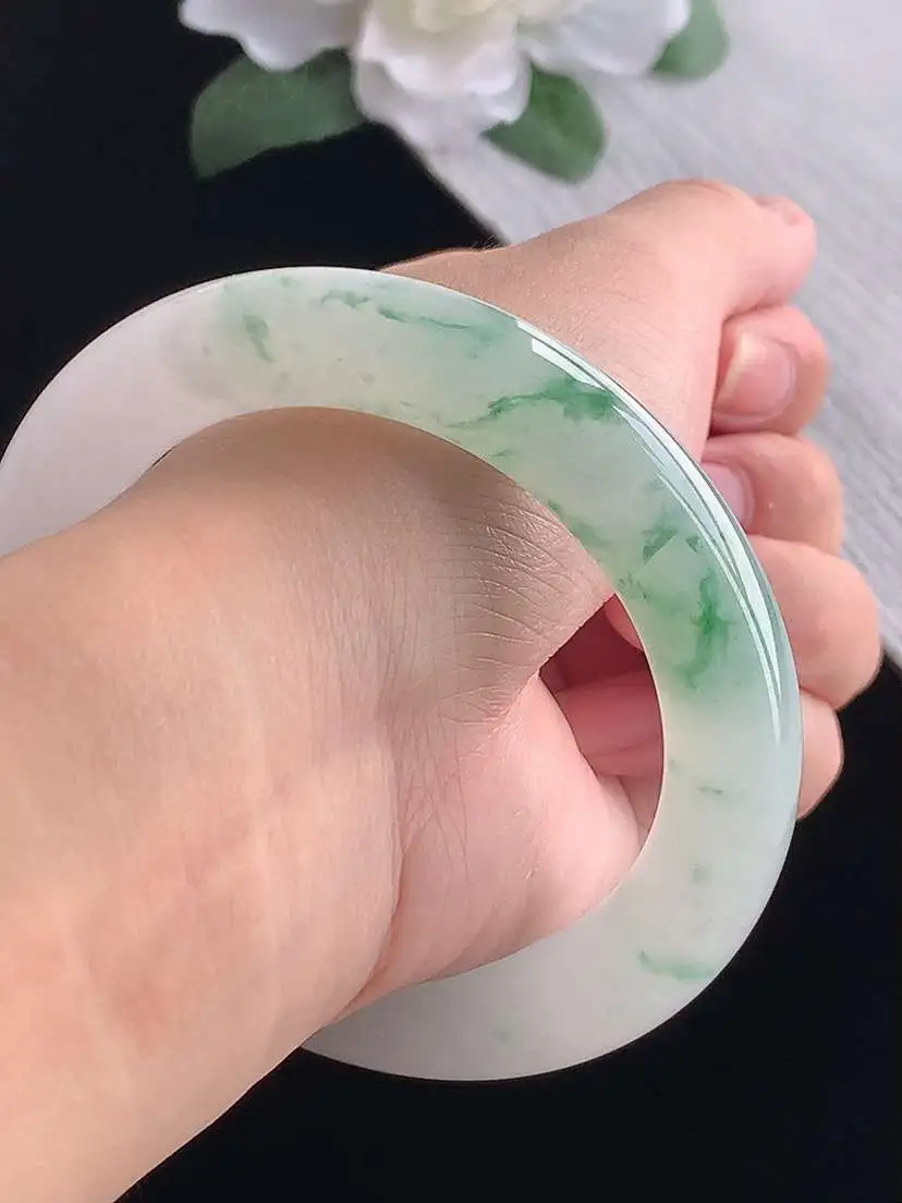 a货翡翠老坑冰种飘花胖圆条手镯57-58圈口  尺寸57.3×11.8mm 重量80.33g 1017 A77