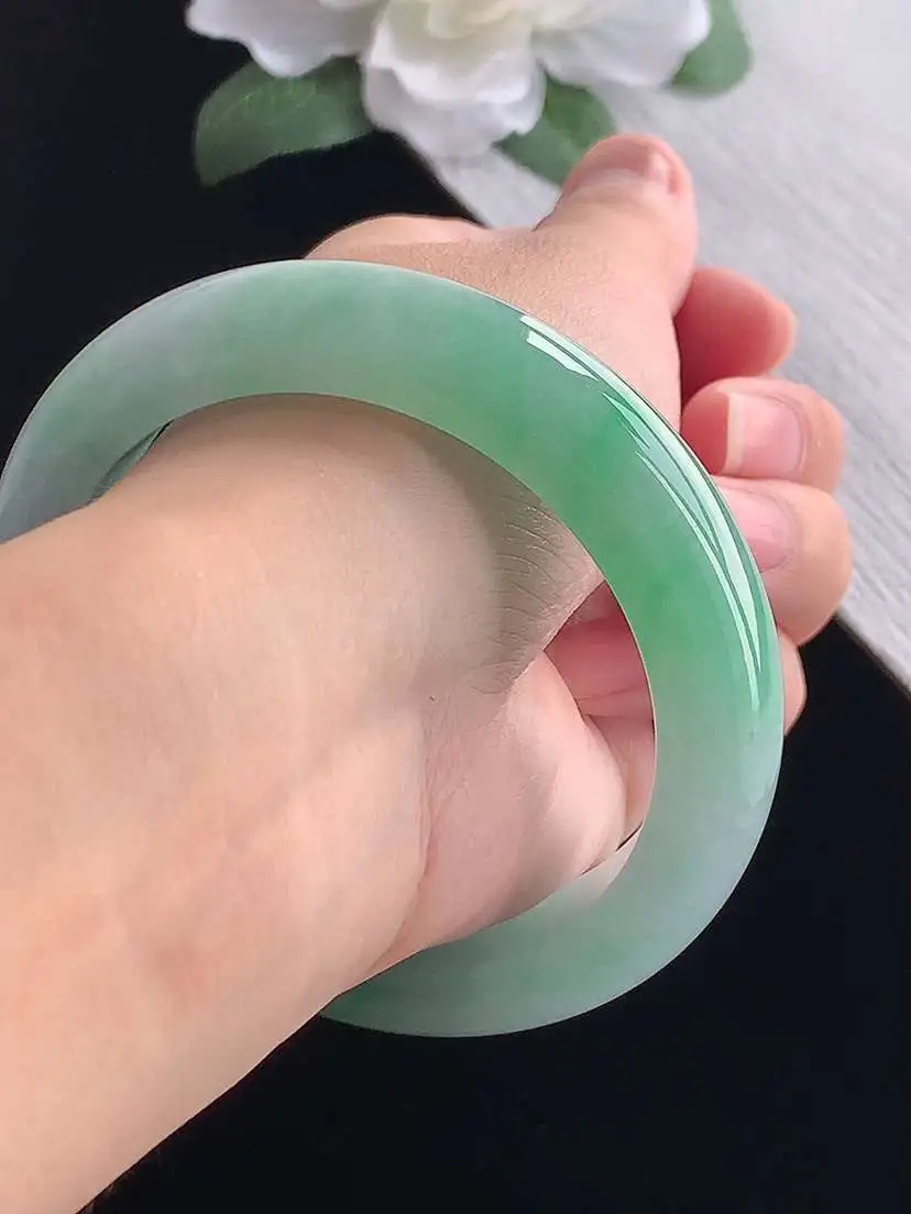 a货翡翠老坑冰种飘绿厚装正装正圈手镯58-59圈口 尺寸58.5×13.8×9.5mm 重量80.70g 1017