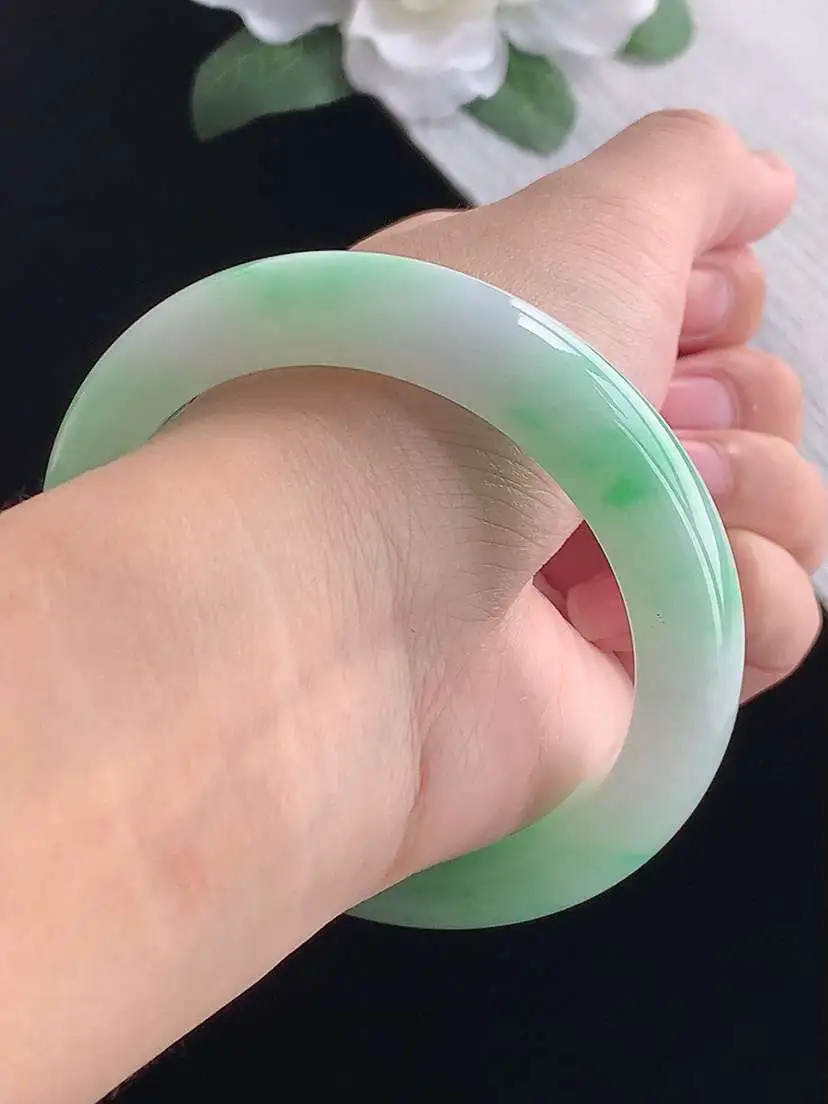 a货翡翠老坑冰种飘绿正装正圈手镯57-58圈口  尺寸57.2×12.6×9.3mm 重量70.17g 1017 A83