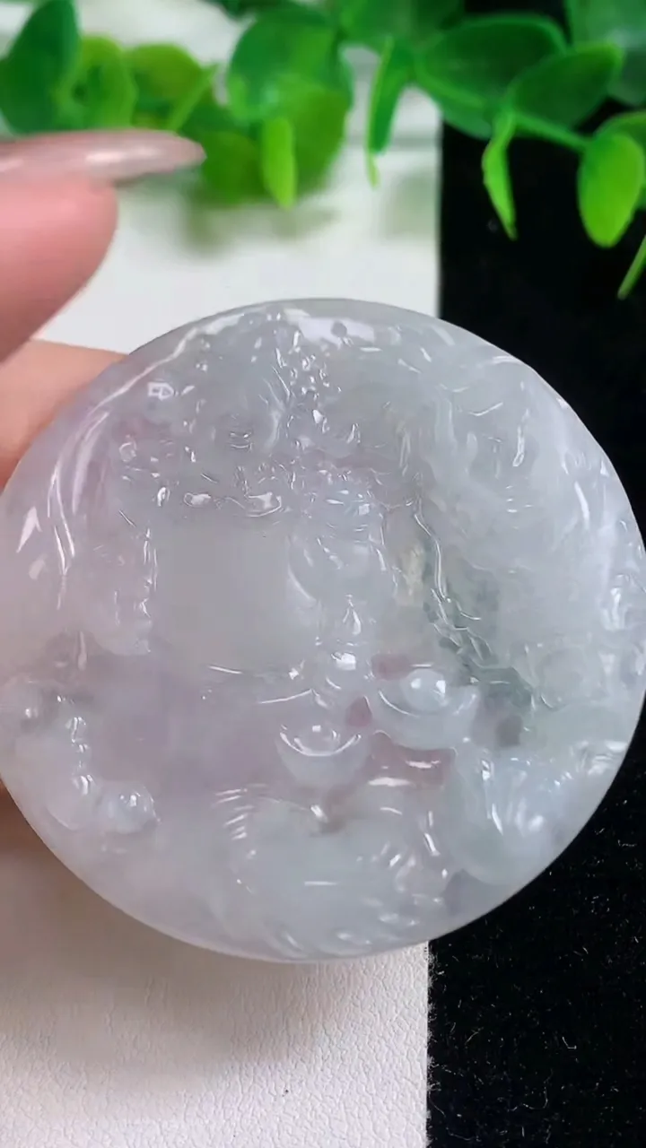 天然A货翡翠祥龙财神爷吊坠，尺寸52.2-6，重量:30.90g
10月18日