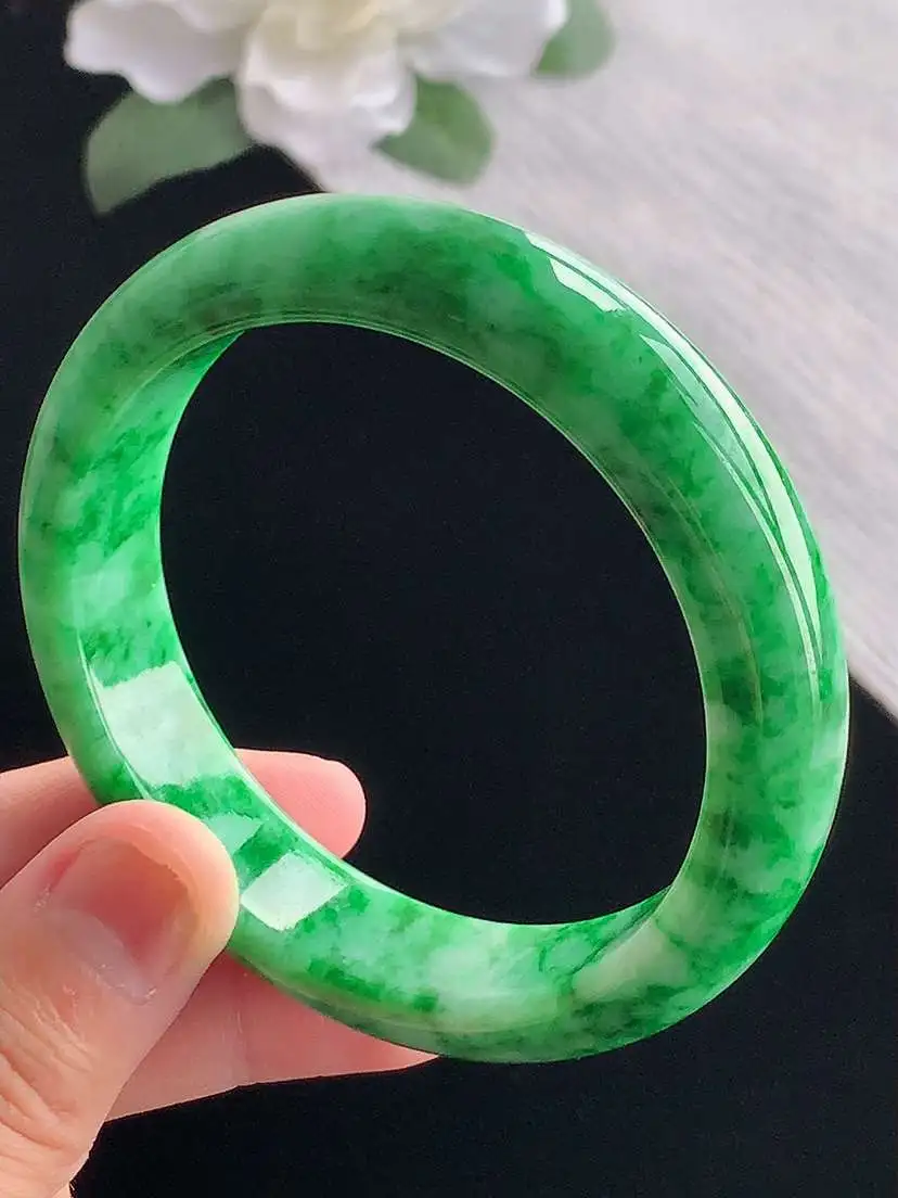 a货翡翠老坑冰种满绿正装正圈手镯55-56圈口  尺寸55.8×13.6×8mm 重量60.56g 