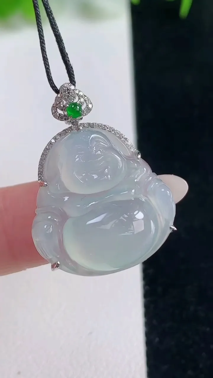 天然A货翡翠佛公吊坠，尺寸28.2-21-21.6-8.3，重量:5.29g
10月18日