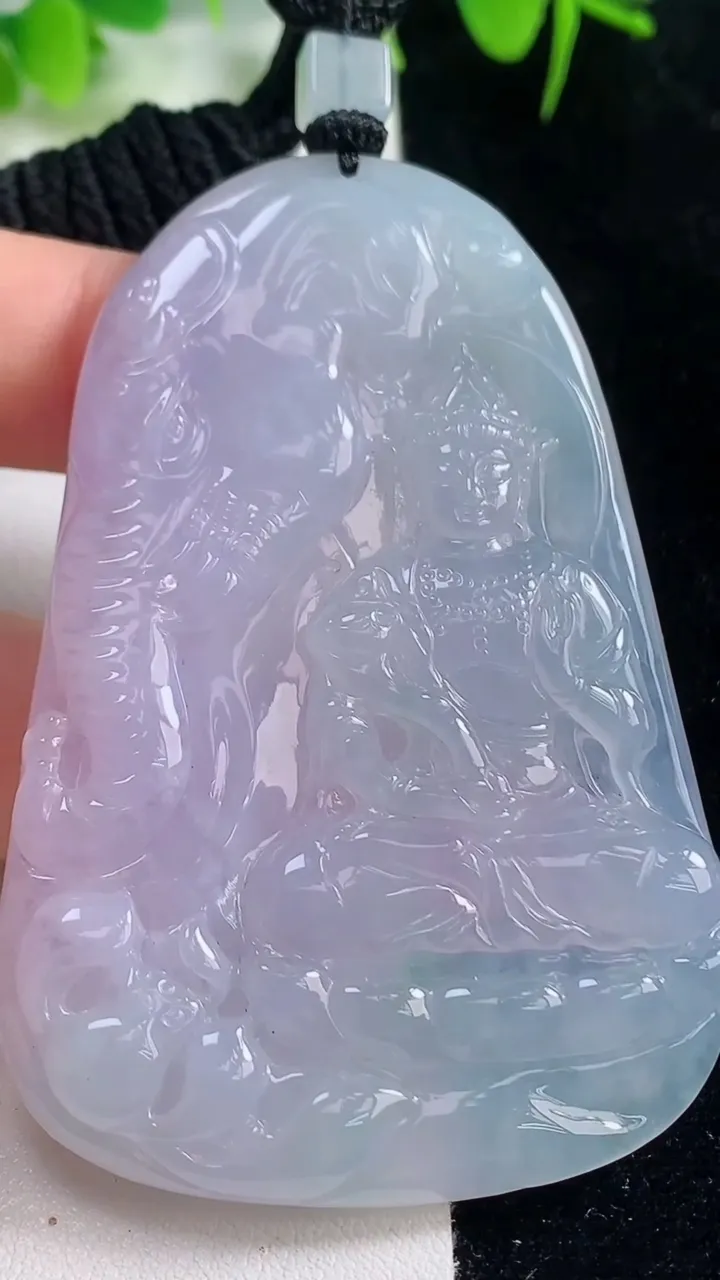 天然A货翡翠种紫罗兰普贤菩萨吊坠，尺寸68.8-45.5-6，重量:43.36g
10月18日