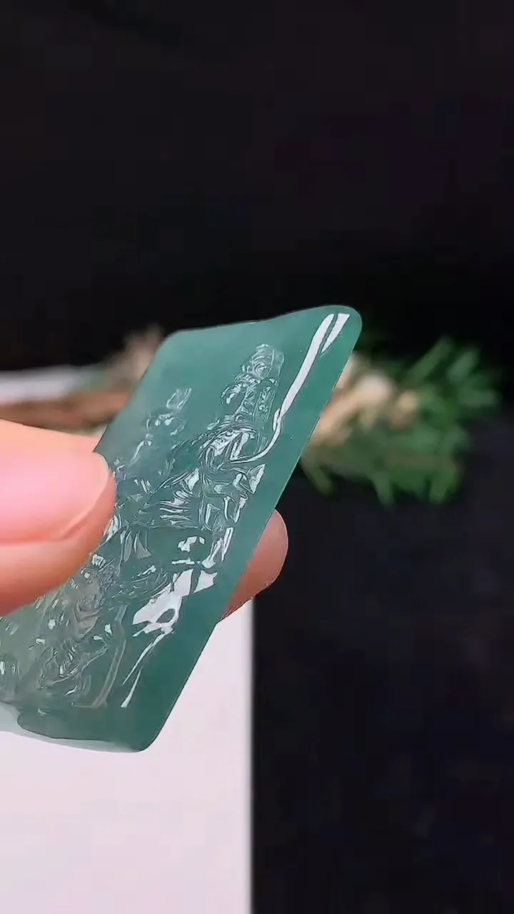 天然A货翡翠蓝水普贤菩萨吊坠，尺寸50.3-31-5.5，重量:22.00g
10月18日