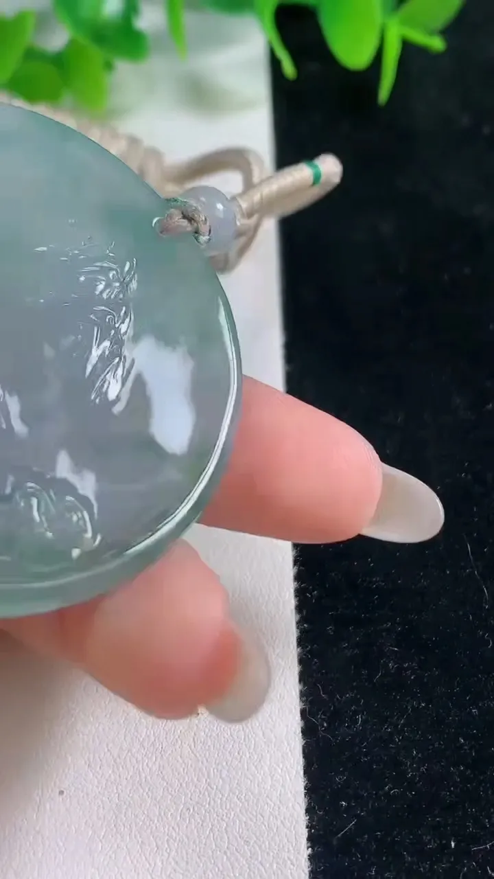 天然A货翡翠种飘花山水牌吊坠，尺寸51.7-6，重量:39.60g
10月18日