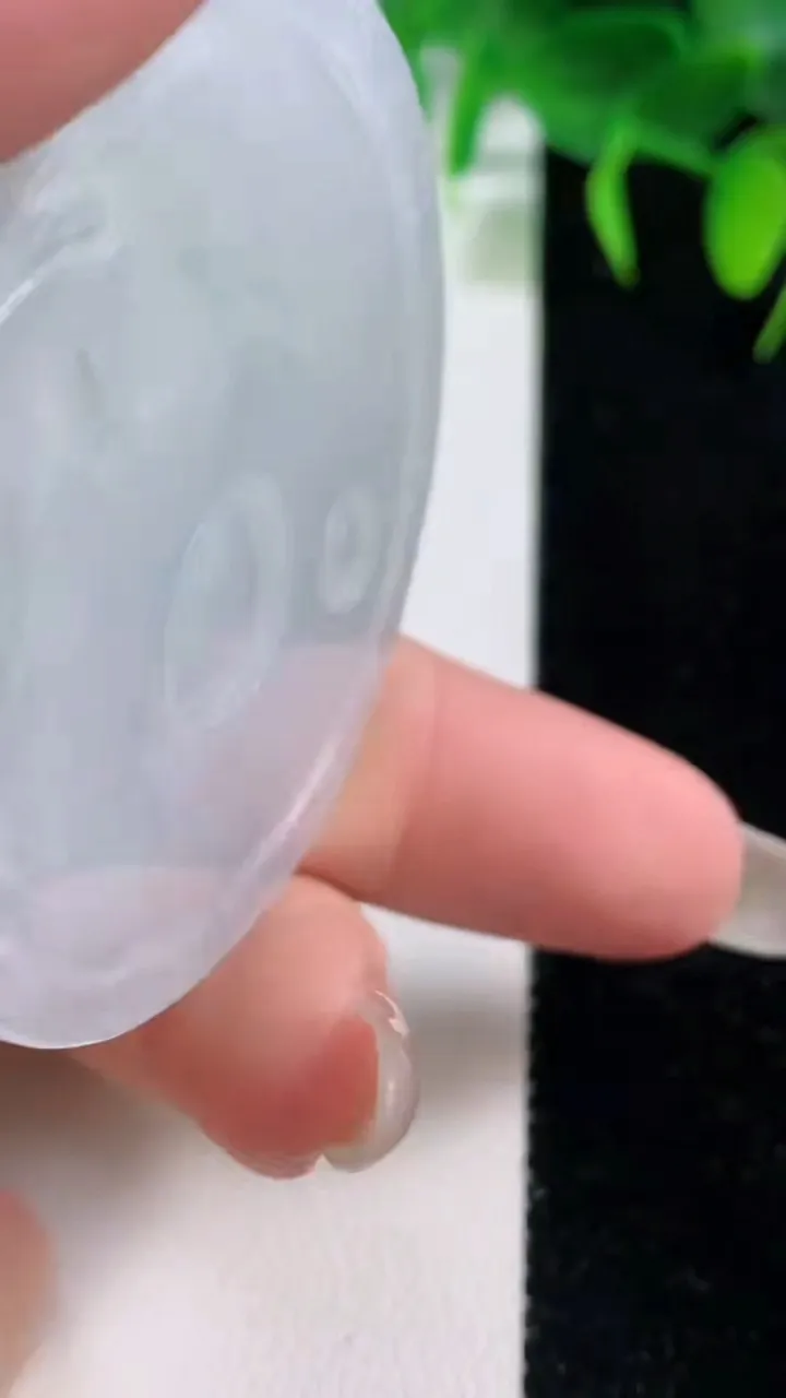 天然A货翡翠祥龙财神爷吊坠，尺寸52.2-6，重量:30.90g
10月18日