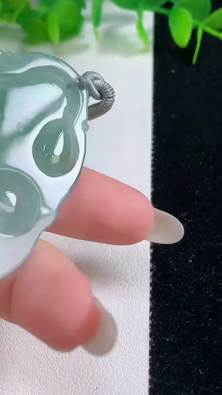 天然A货翡翠文殊菩萨吊坠，尺寸65.2-50.4-5，重量:29.25g
10月19日