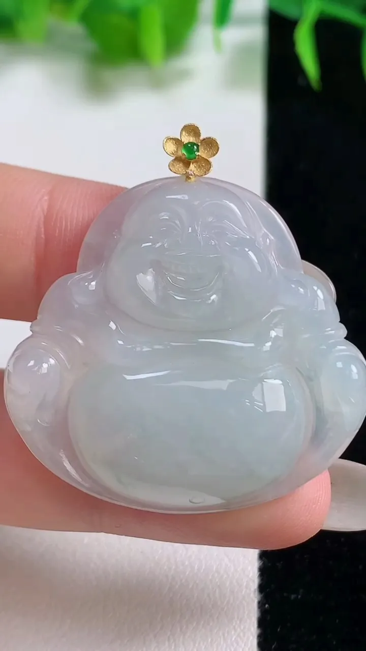 天然A货翡翠种白冰佛公吊坠，尺寸33.3-36-6，重量:9.58g
10月19日