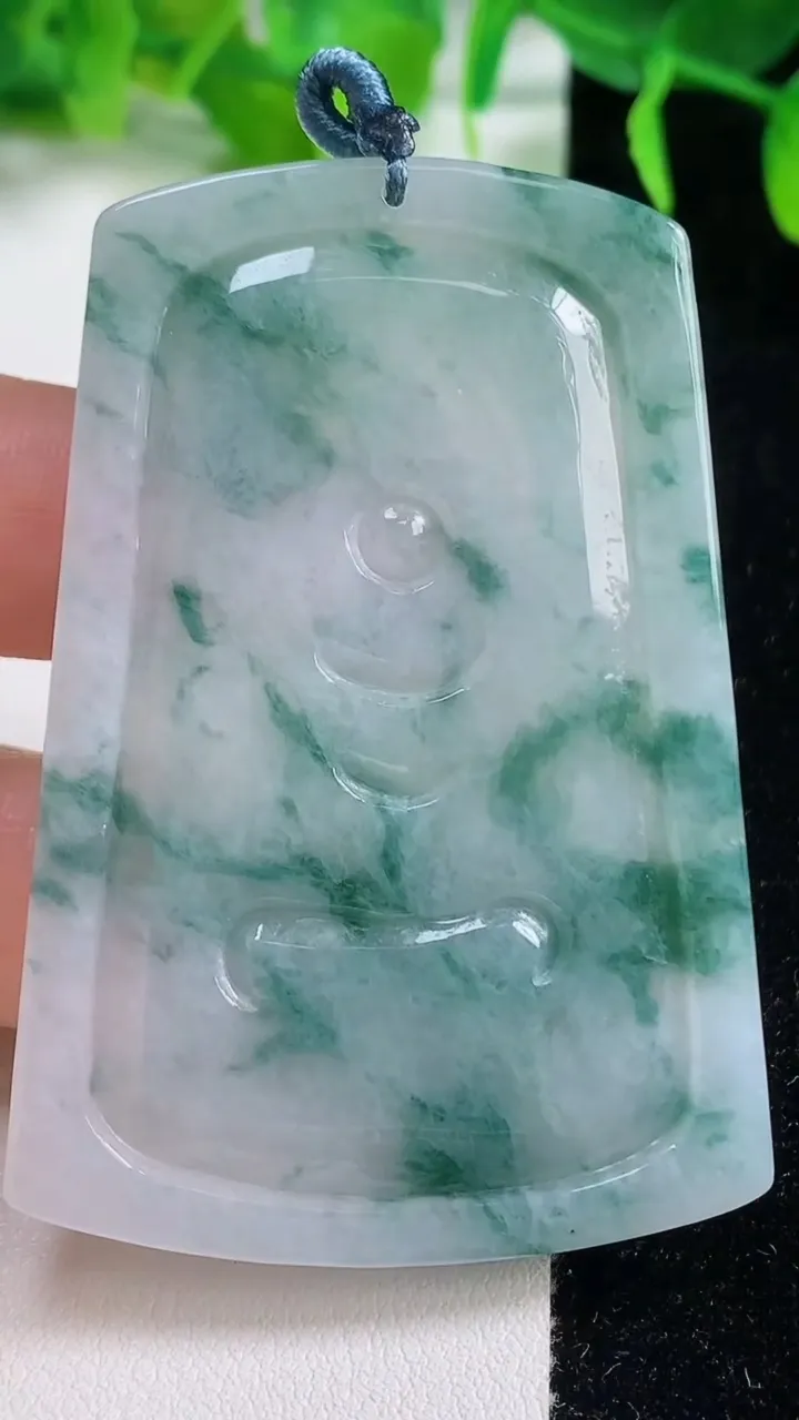 天然A货翡翠冰种飘花文殊菩萨吊坠，尺寸59-41-5.4，重量:28.07g
10月19日