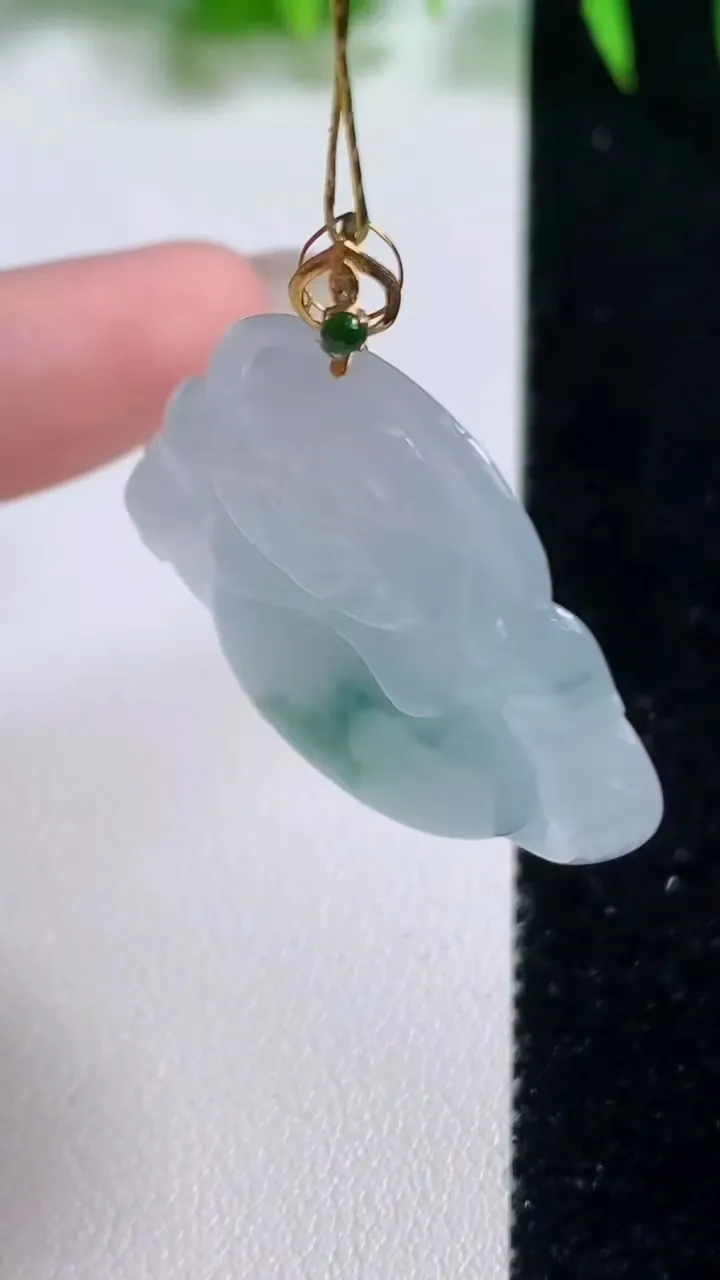 天然A货翡翠种飘花佛公吊坠，尺寸30-34.6-6，重量:9.20g
10月19日