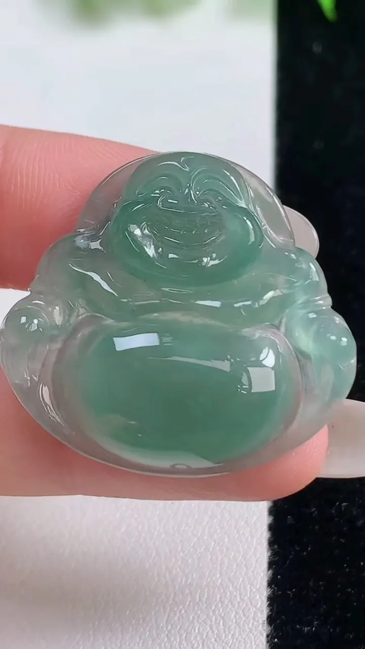 天然A货翡翠佛公吊坠，尺寸29.4-31-5.8，重量:7.13g
10月19日