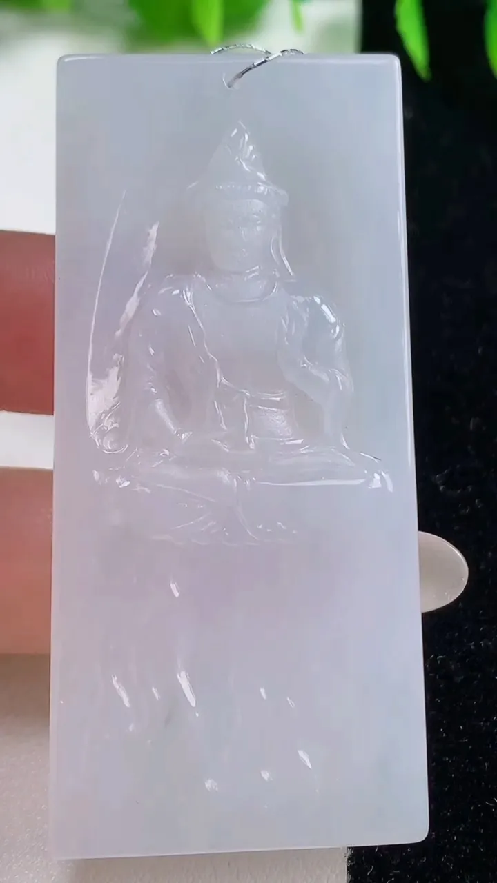 天然A货翡翠观音菩萨吊坠，尺寸63-29.6-5，重量:28.02g
10月19日