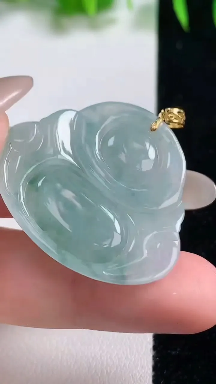 天然A货翡翠种飘花佛公吊坠，尺寸30.3-34.4-6，重量:9.08g
10月19日
