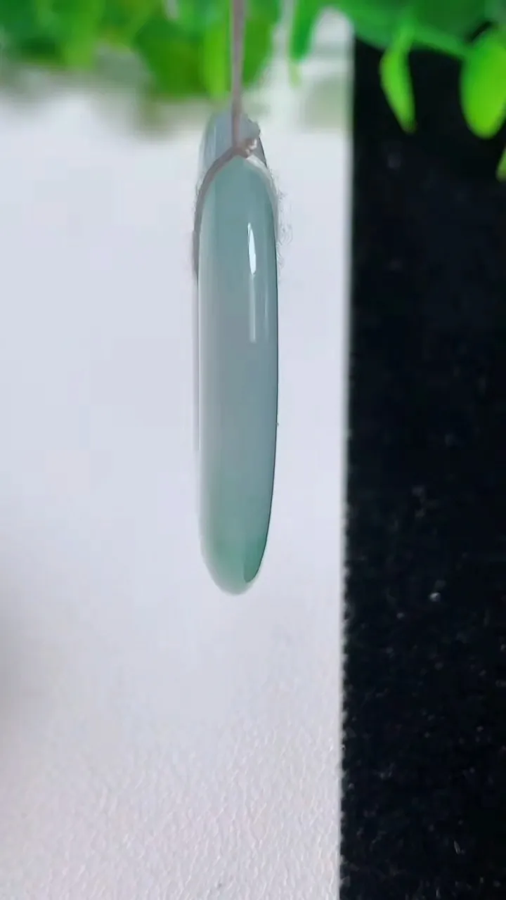 天然A货翡翠平安扣吊坠，尺寸38-5.3，重量:16.85g
10月19日