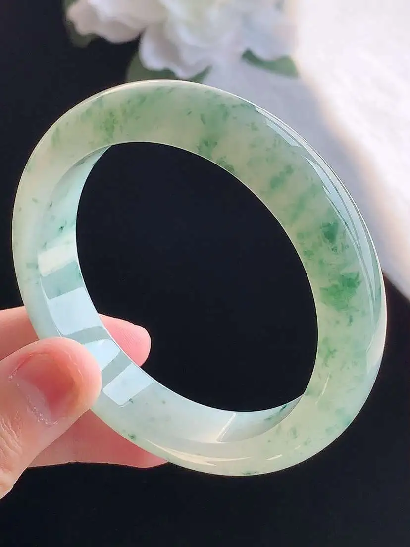 a货翡翠老坑冰种飘花正装正圈手镯54-55圈口  尺寸54.5×12.5×8mm 重量59.68g 