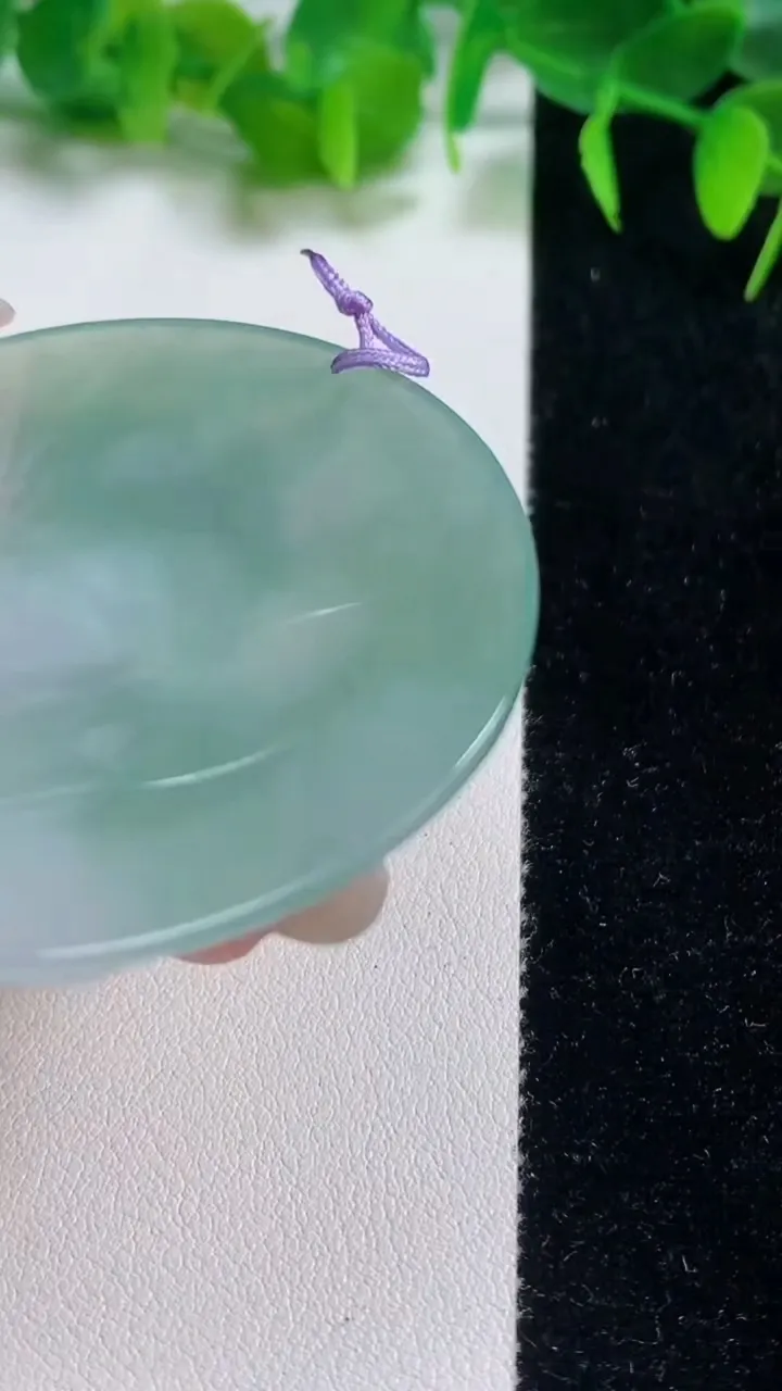 天然A货翡翠文殊菩萨吊坠，尺寸53-5.6，重量:30.38g
10月19日