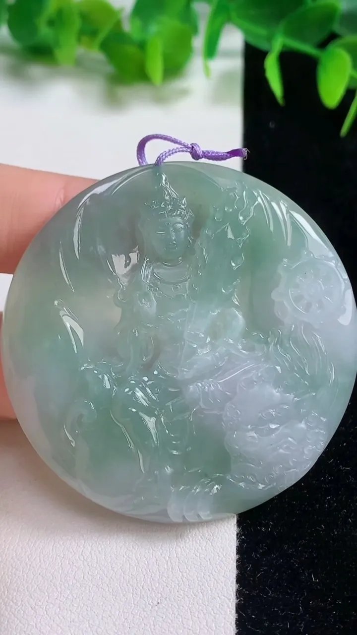 天然A货翡翠文殊菩萨吊坠，尺寸53-5.6，重量:30.38g
10月19日