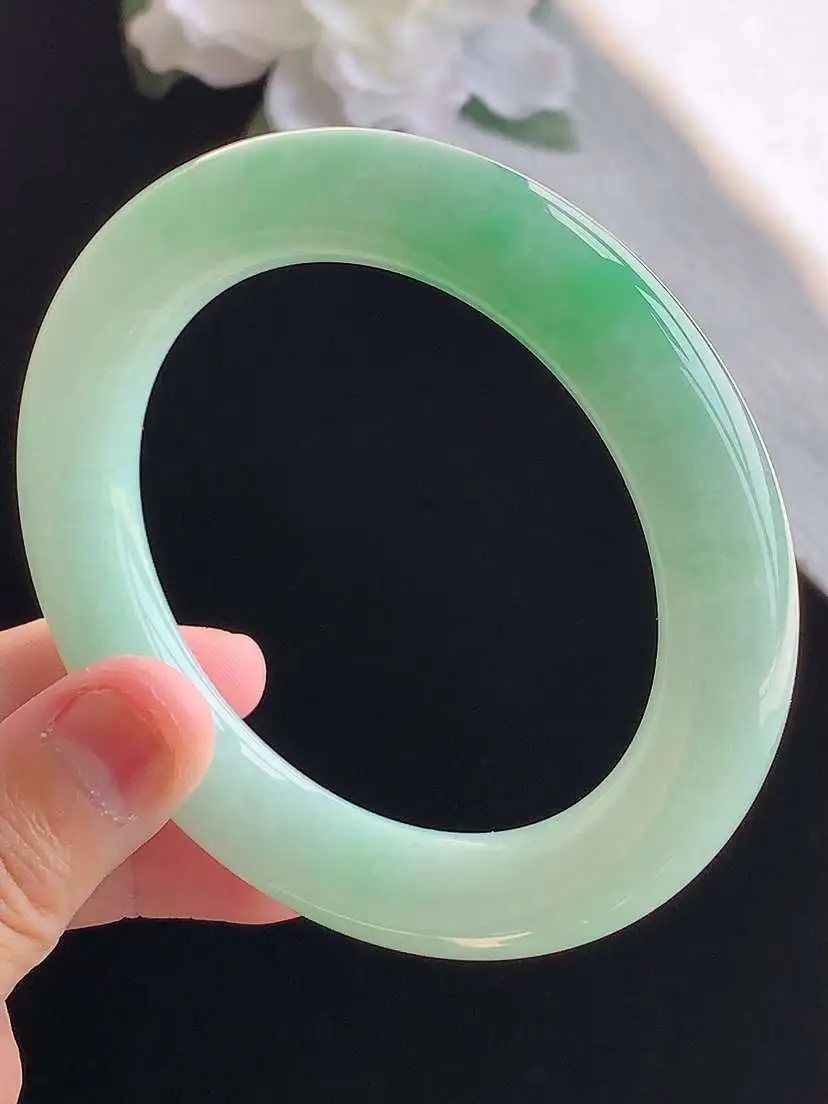 a货翡翠老坑冰种满绿甜绿圆条手镯56-57圈口  尺寸56.5×11.3mm 重量74.00g 1018