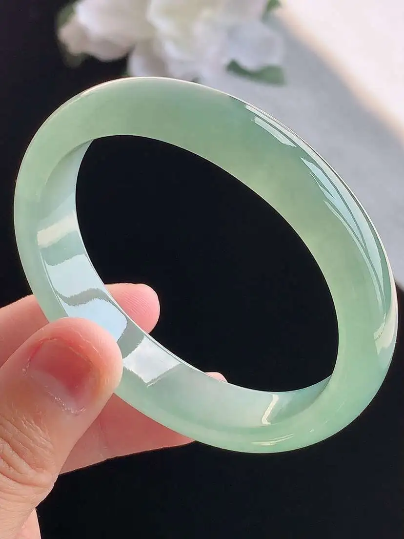 a货翡翠老坑冰种晴水贵妃手镯53-54圈口 尺寸53.5×46.5×12.4×6.5mm 重量43.70g 1018
