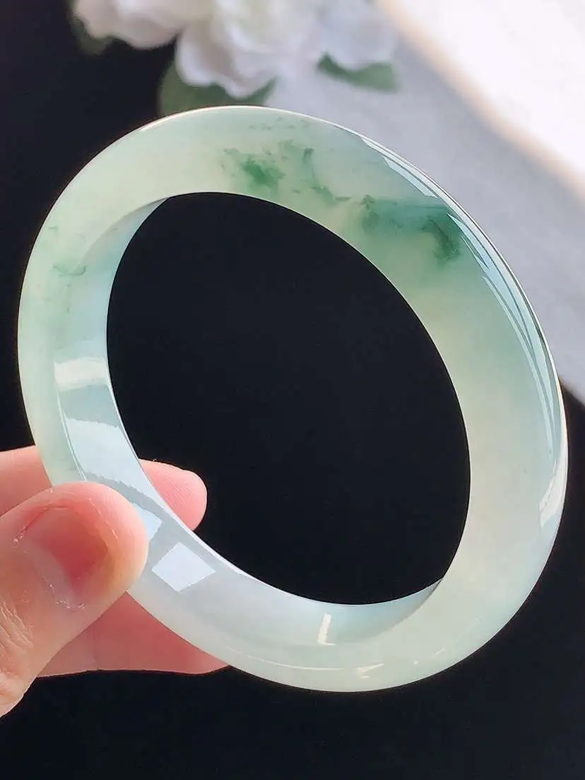 a货翡翠老坑冰种飘花正装正圈手镯55-56圈口  尺寸55.8×11.5×8.5mm 重量55.96