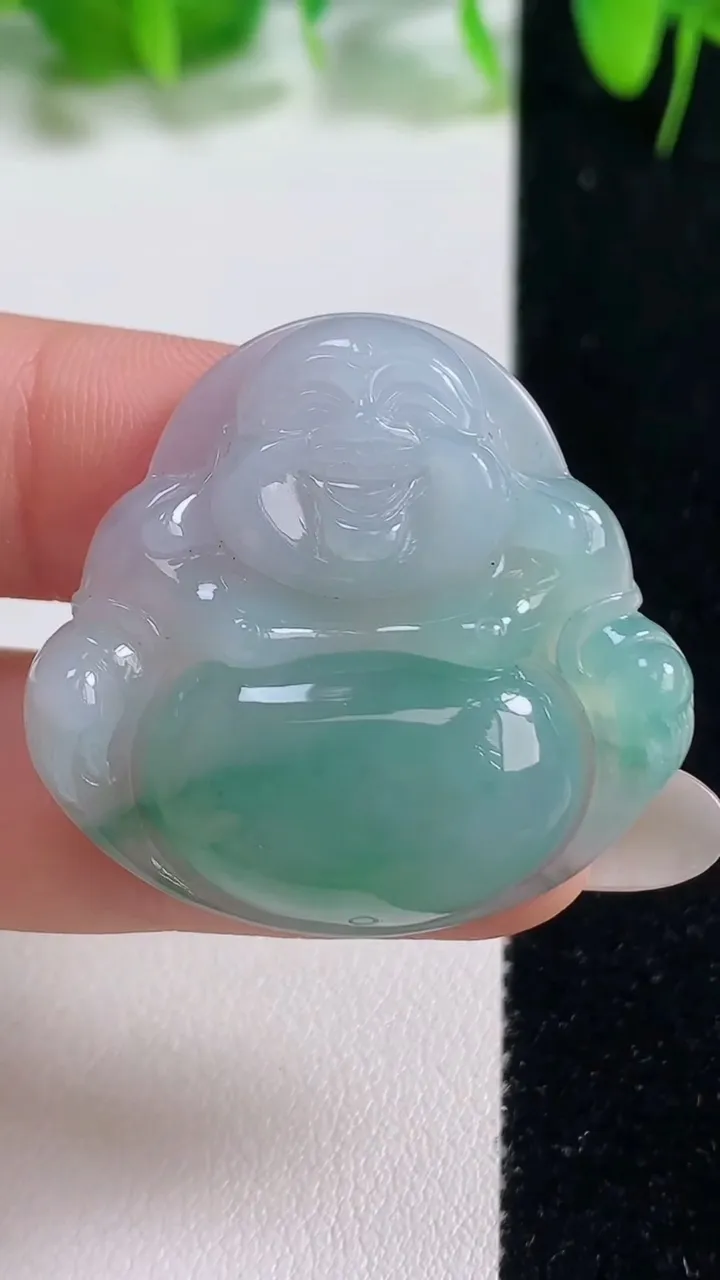 天然A货翡翠佛公吊坠，尺寸32.5-35-5.8，重量:10.80g
10月19日